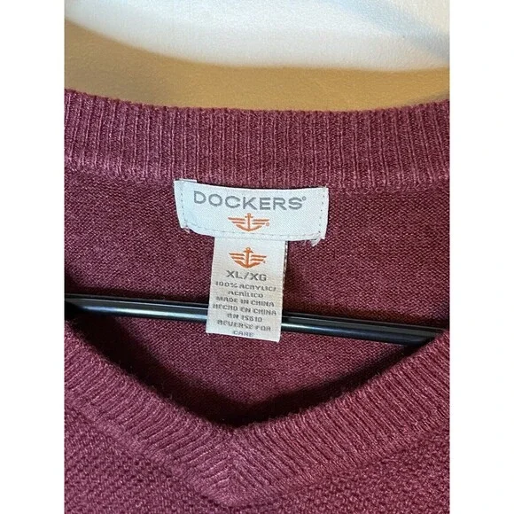Dockers Sweater Mens XL Red V-Neck Pullover Long Sleeve 100% Acrylic Used - Picture 2 of 5